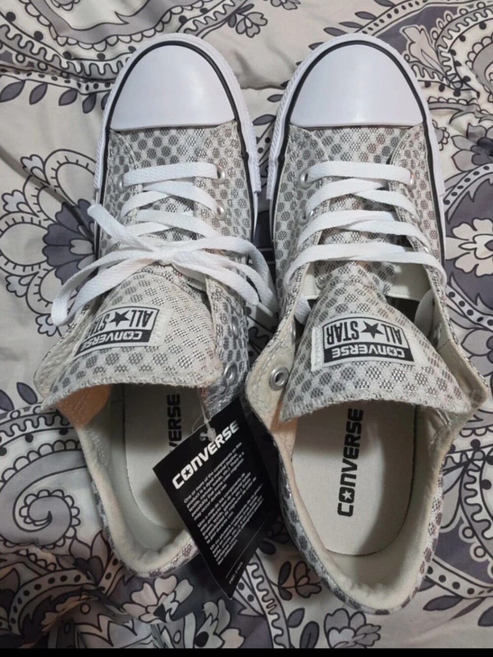 Converse Low Top Sneakers in White and Light Gray